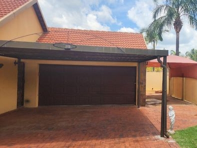 3 Bedroom Townhouse For Sale in Waterval East