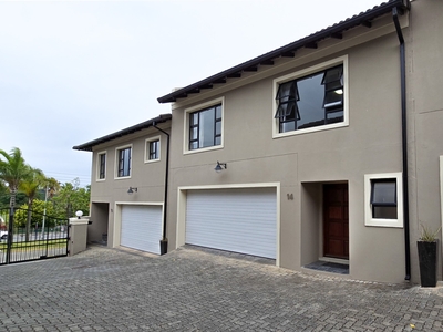 4 Bedroom Townhouse For Sale in Beacon Bay