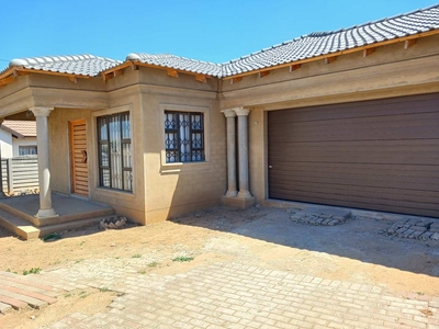 House For Sale in Elspark Ext 4