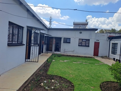 House For Sale in Pimville Zone 7