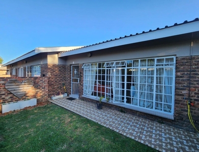 2 Bedroom Apartment / flat to rent in Potchefstroom Central - 94 Kamp Street