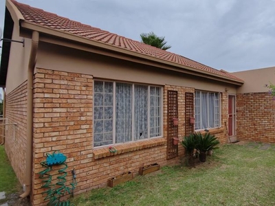 2 Bedroom townhouse - sectional for sale in Amberfield, Centurion