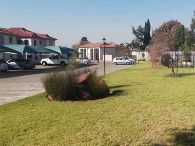 Townhouse For Sale in MOREHILL EXT 2