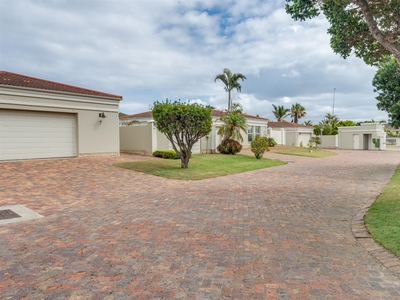 Townhouse For Sale in Summerstrand