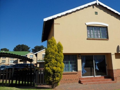 3 Bedroom duplex townhouse - sectional for sale in Reyno Ridge, Witbank