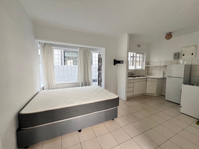 0.5 Bedroom Apartment For Sale in Sea Point