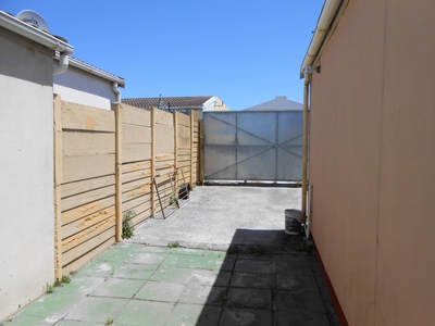 3 bedroom house for sale in Strandfontein (Cape Town)