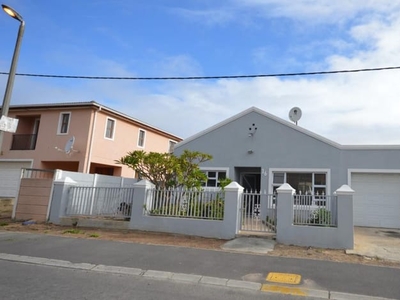 3 Bedroom house to rent in Croydon, Somerset West