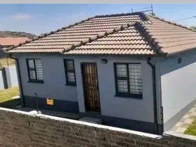HOUSE FOR SALE IN GOOD CONDITION (0685600374) MAILE