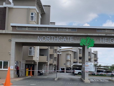 Modern 2 bed 2 bath Ground unit to let in Northgate heights