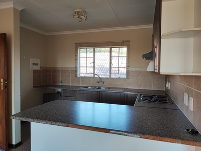 2 bedroom apartment to rent in Mooikloof Ridge