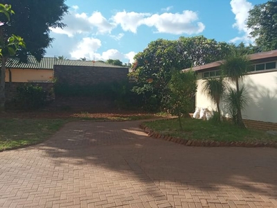 3 Bedroom Freehold To Let in Capricorn