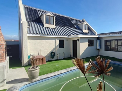 6 Bedroom house for sale in Strandfontein, Mitchells Plain