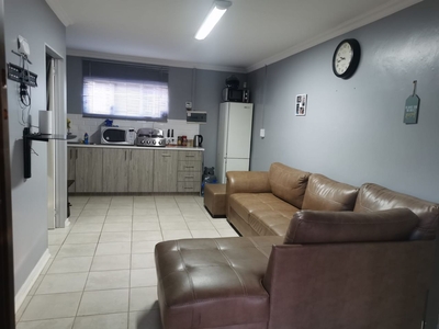 1 Bedroom Flat To Let in Universitas