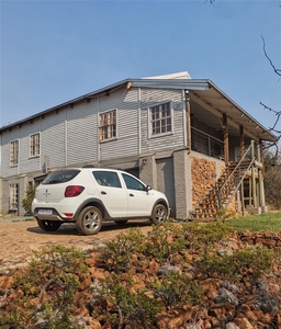4 Bedroom House Rented in Leeuwfontein
