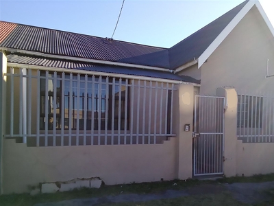 5 Bedroom House For Sale in Quigney