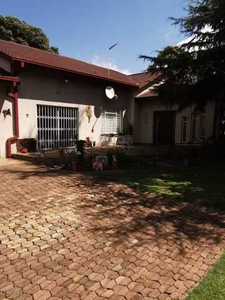 House For Sale In Middelvlei Ah, Randfontein