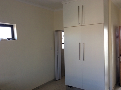 Bachelor apartment to rent in Diepkloof