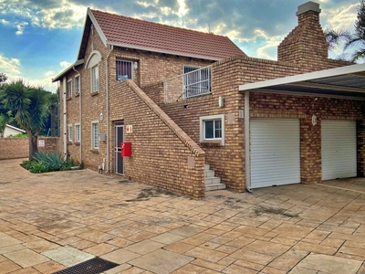 2 Bedroom Apartment For Sale in Rietvalleirand - 4 SS VILLIERA 761 Petrus Street