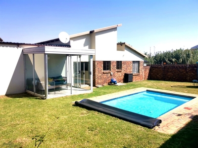 3 Bedroom Cluster For Sale in Elandshaven