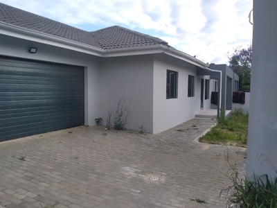 3 Bedroom Cluster For Sale in Saxilby