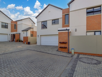 3 Bedroom Freehold For Sale in Fourways