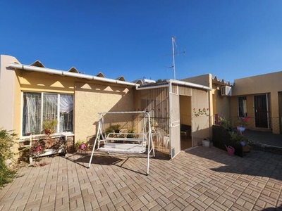 Apartment For Sale In Keidebees, Upington