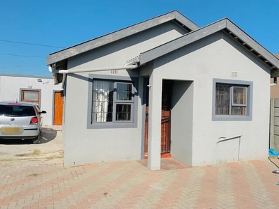 House For Sale In Ilitha Park, Khayelitsha