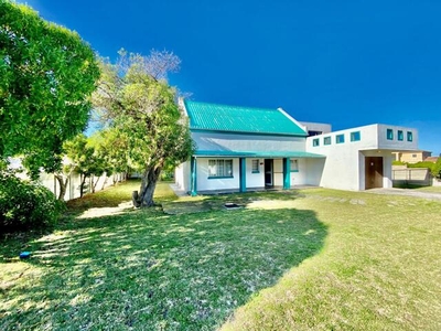 House For Sale In Kleinbaai, Gansbaai