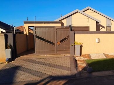 House For Sale In Mamelodi East, Pretoria