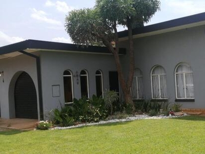 House For Sale In Pretoriusrus, Carletonville