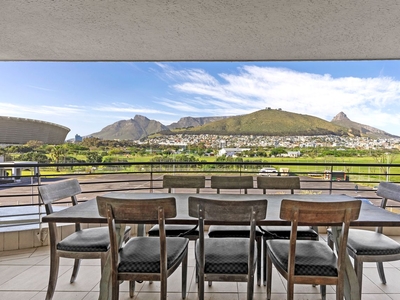 2 Bedroom Apartment For Sale in Mouille Point