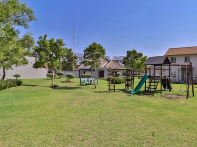 2 Bedroom duplex townhouse - sectional for sale in Greenstone Ridge, Edenvale
