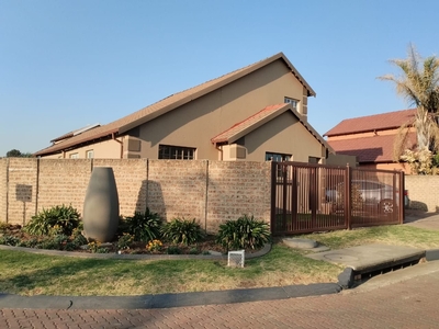 3 Bedroom House To Let in Sonneveld
