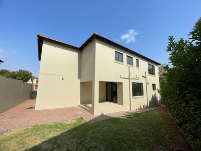 4 bedroom double-storey cluster to rent in Witkoppen