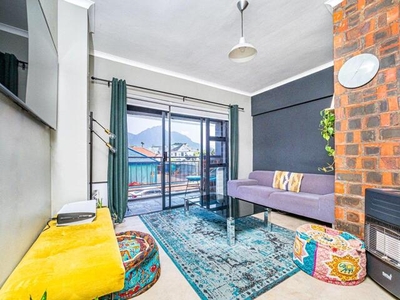 Apartment For Sale In Claremont, Cape Town