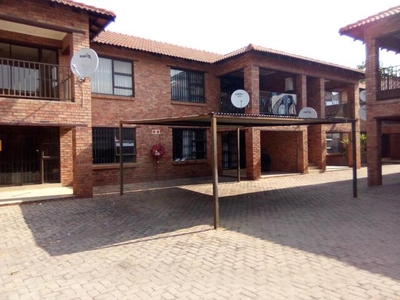 Apartment For Sale In Florida Lake, Roodepoort