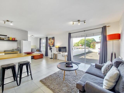 Apartment For Sale In Green Point, Cape Town