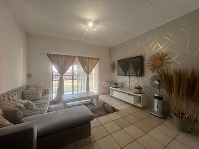 Apartment For Sale In Little Falls, Roodepoort