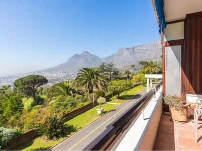 Apartment For Sale In Tamboerskloof, Cape Town