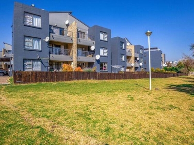 Apartment For Sale In Waterstone Park, Edenvale