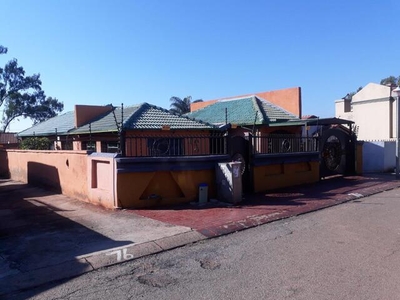 House For Rent In Philip Nel Park, Pretoria