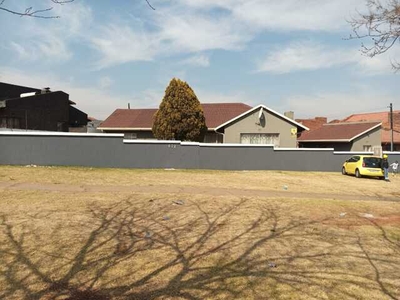 House For Sale In Diepkloof, Soweto