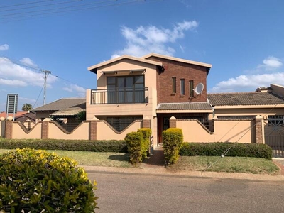 House For Sale In Eersterust, Pretoria