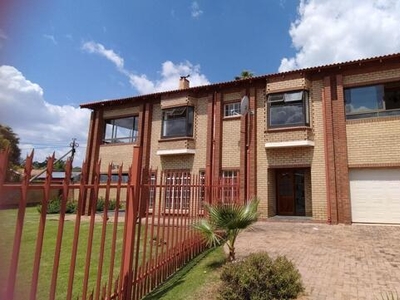 House For Sale In Flamwood, Klerksdorp