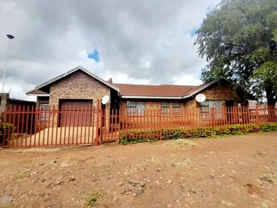 House For Sale In Namakgale, Phalaborwa