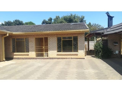 Townhouse For Rent In Fichardt Park, Bloemfontein