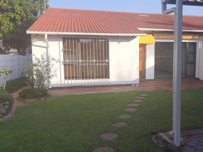 Townhouse For Rent In Lyndhurst, Johannesburg