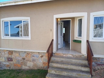 Townhouse For Rent In Oatlands North, Grahamstown
