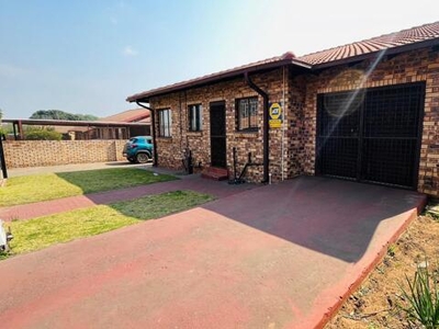 Townhouse For Rent In Witbank Ext 10, Witbank